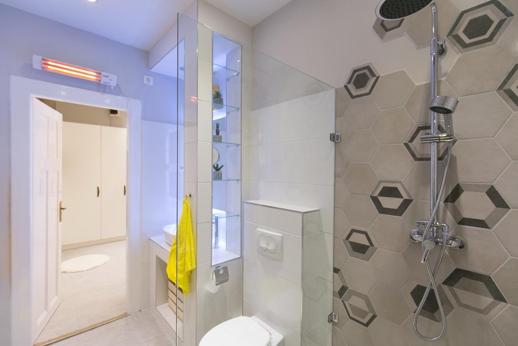 Unique Studio At The Danube With Aircon بودابست المظهر الخارجي الصورة